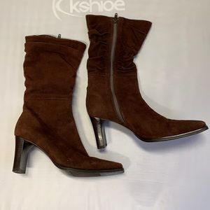 NATURALIZER leather boots. Suede